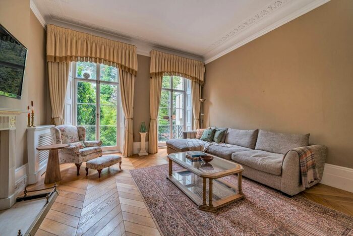 2 Bedroom Flat To Rent In Rutland Gate, Knightsbridge, London, SW7