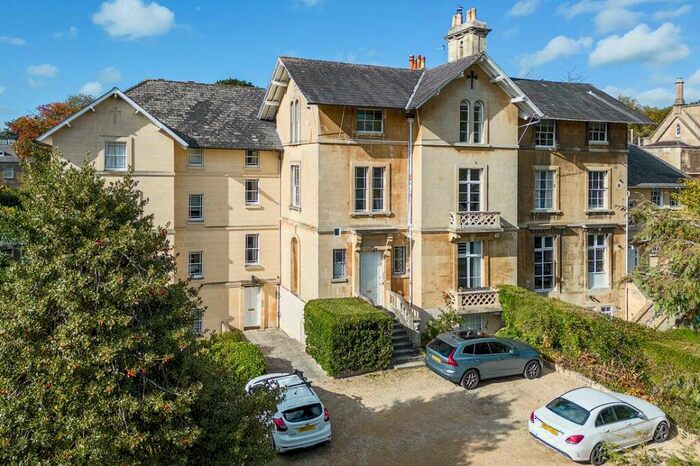 2 Bedroom Apartment To Rent In Park Lane, Bath, BA1