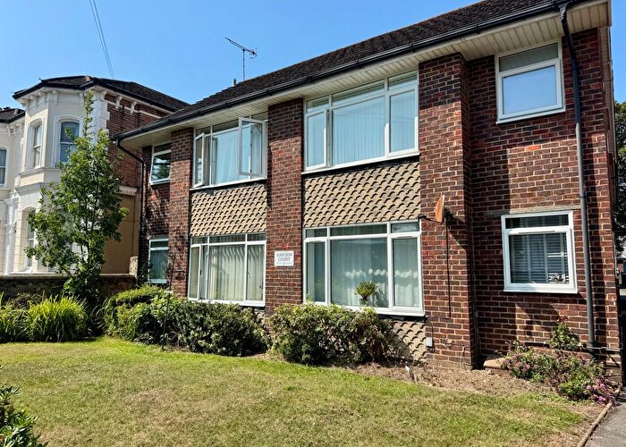 1 Bedroom Flat To Rent In Victoria Road, Worthing, BN11