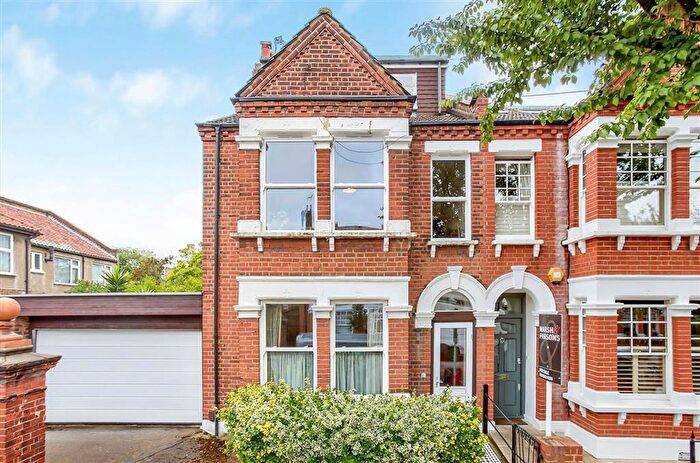 4 Bedroom Property For Sale In Bellevue Road, Barnes, SW13