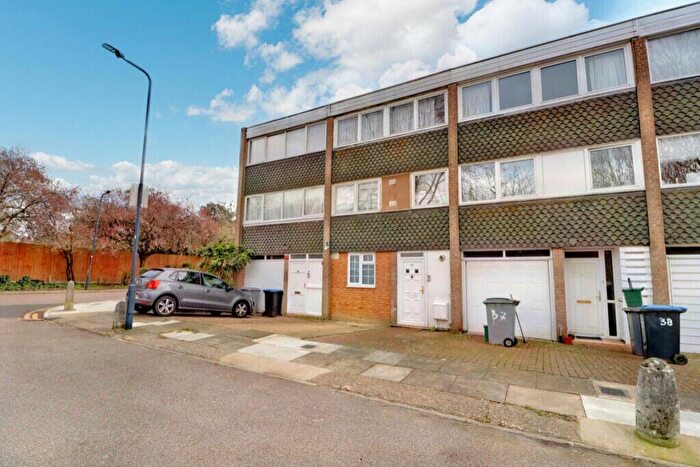 4 Bedroom Terraced House To Rent In Clement Close, Brondesbury, London, NW6