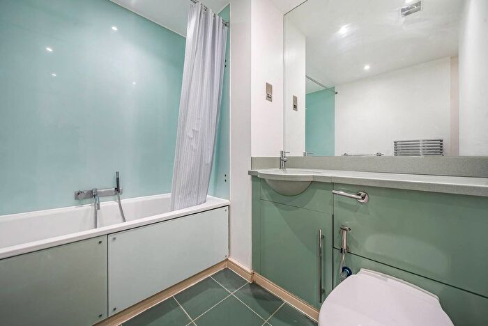 3 Bedroom Flat To Rent In The Panoramic, Westminster, London, SW1V