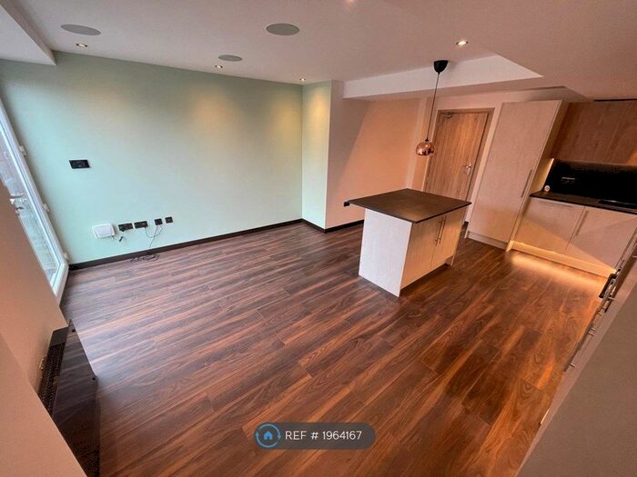 2 Bedroom Flat To Rent In Cooper House, Hull, HU1