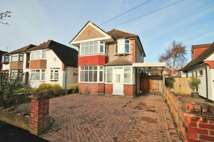 4 Bedroom Detached House To Rent In Van Dyck Avenue, New Malden, KT3