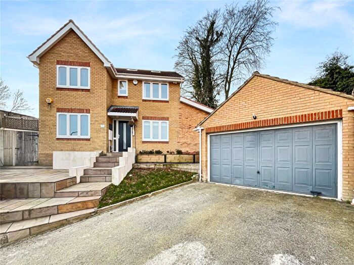 6 Bedroom Detached House For Sale In Peacock Rise, Walderslade, Kent, ME5