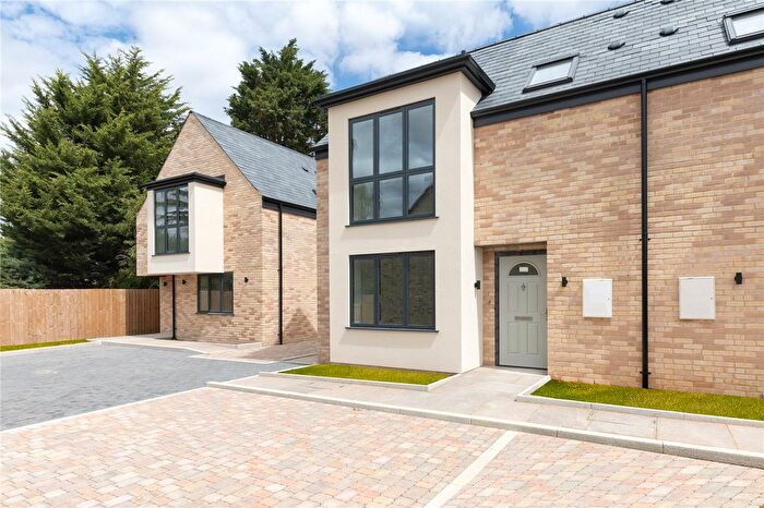 3 Bedroom Semi-Detached House For Sale In Station Road, Foxton, CB22