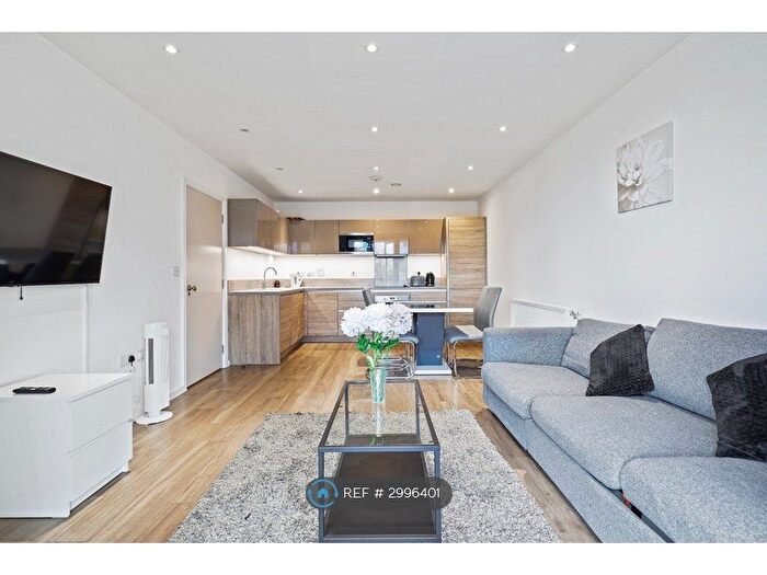 2 Bedroom Flat To Rent In Katie Court, London, E16