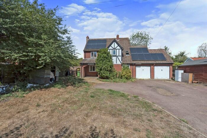 3 Bedroom Detached House For Sale In Diss Road, Burston, Diss, IP22