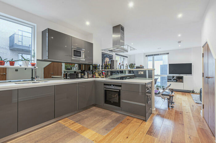 2 Bedroom Apartment To Rent In Woodmill Street, SE16