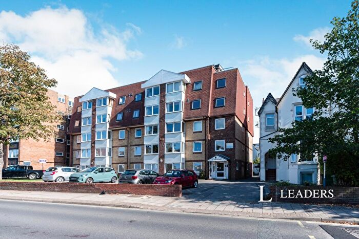 1 Bedroom Flat To Rent In Eastfields, - Victoria Road North, PO5