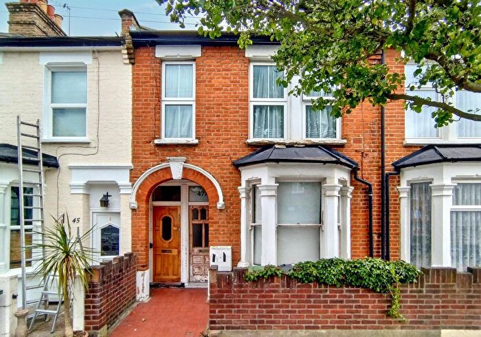 1 Bedroom Flat For Sale In A Pearcroft Road, Leyton, London, E11