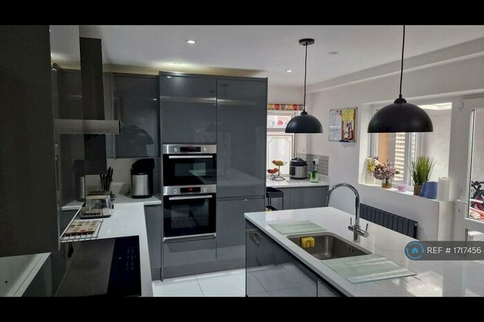 4 Bedroom Detached House To Rent In Alcott Lane, Birmingham, B37