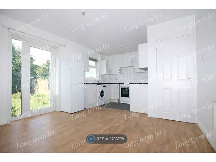 3 Bedroom Terraced House To Rent In Booth Road, Chatham, ME4