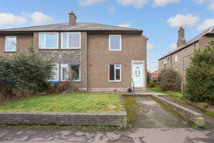 3 Bedroom Flat To Rent In Colinton Mains Drive, Colinton Mains, Edinburgh, EH13