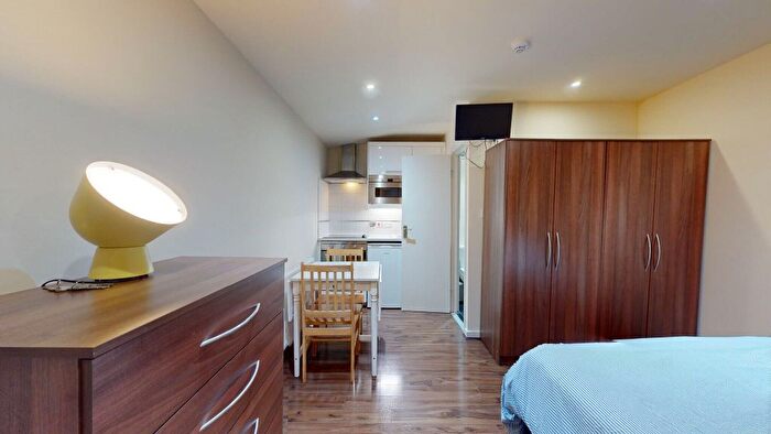 Studio To Rent In London, NW2