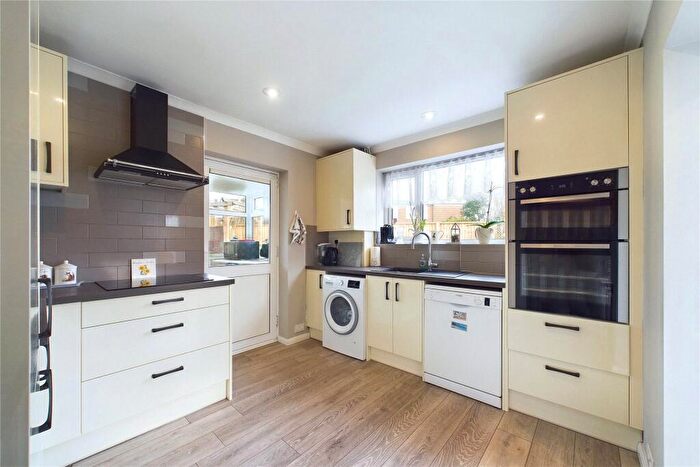 2 Bedroom Bungalow For Sale In Truro Close, Maidenhead, Berkshire, SL6