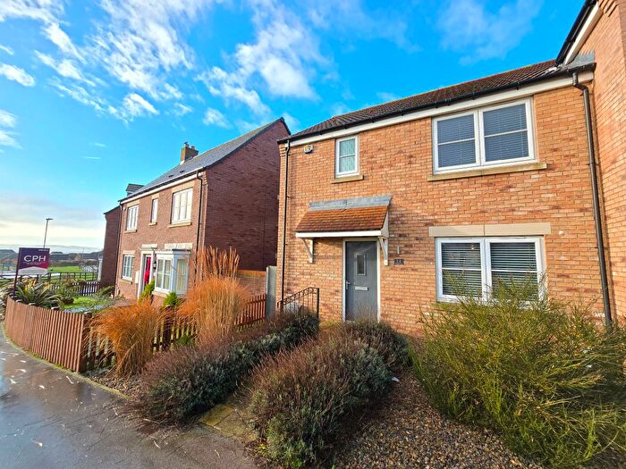 3 Bedroom Semi Detached House To Rent In Howgate Drive, Eastfield, Scarborough, YO11