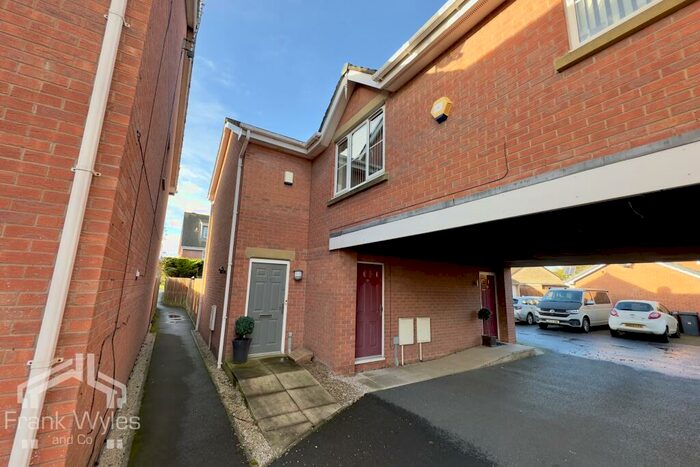3 Bedroom Mews To Rent In Trafalgar Place, Lytham St Annes, Lancashire, FY8