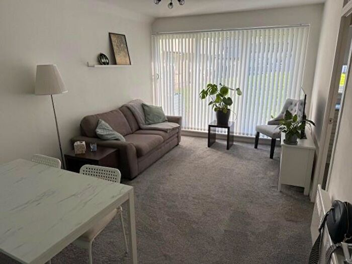 1 Bedroom Flat To Rent In Risk Street, Dumbarton, Dunbartonshire, G82