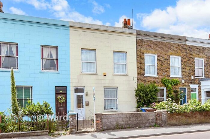 4 Bedroom Terraced House For Sale In Marine Parade, Sheerness, Kent, ME12