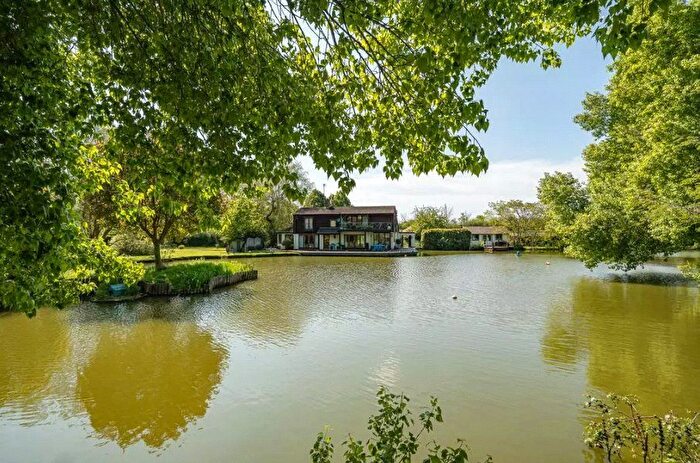 4 Bedroom Detached House For Sale In Marsh, Aylesbury, Buckinghamshire, HP17