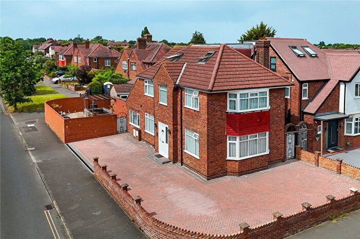 5 Bedroom Detached House For Sale In St. Albans Avenue, Feltham, TW13