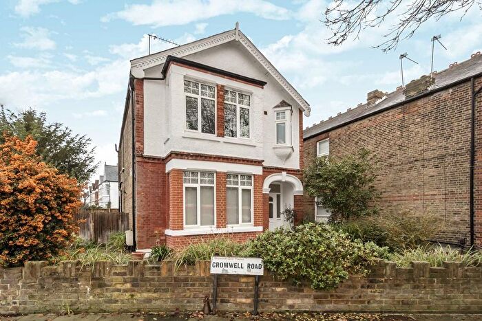 Studio To Rent In Cromwell Road, Teddington, TW11