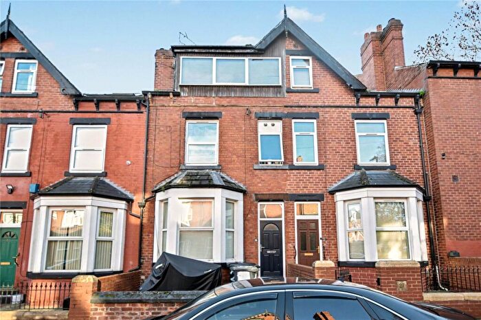 3 Bedroom Terraced House For Sale In Cranbrook Avenue, Leeds, West Yorkshire, LS11