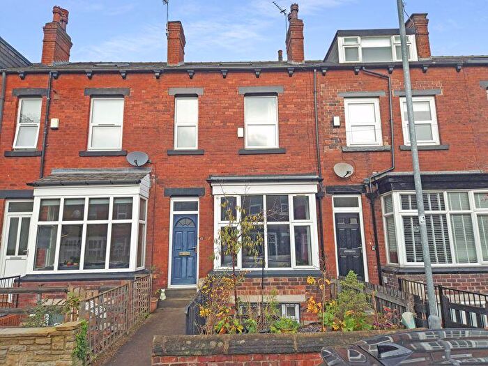 6 Bedroom Terraced House For Sale In Newport Gardens, Leeds, LS6