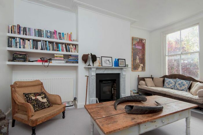 2 Bedroom Flat To Rent In East Dulwich Grove, London, SE22