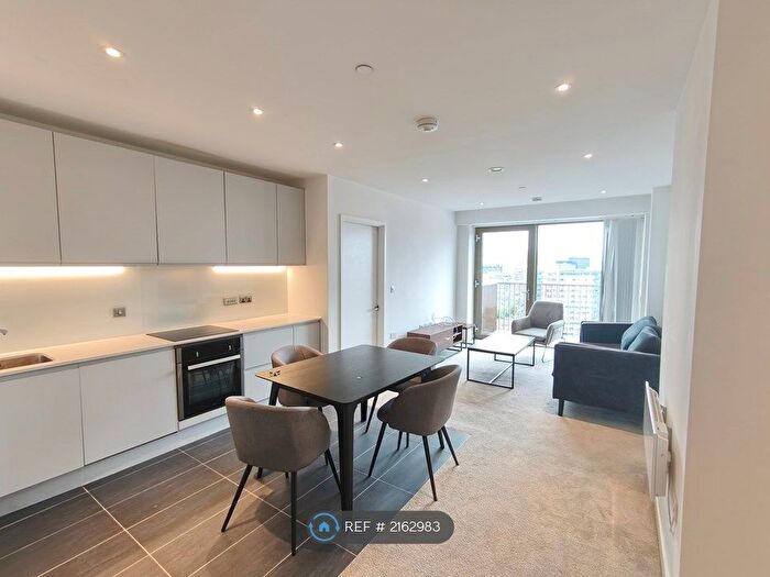 2 Bedroom Flat To Rent In Block A, Salford, M5