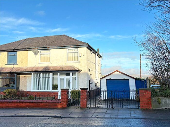 3 Bedroom Semi Detached House For Sale In Bury New Road, Heywood, Greater Manchester, OL10