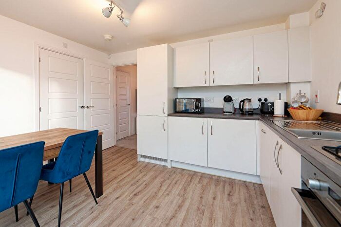 3 Bedroom End Of Terrace House For Sale In Newfield Way, Brookfield, PA5
