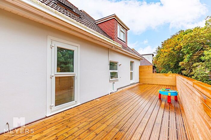 2 Bedroom Flat To Rent In Glen Road, Bournemouth, BH5