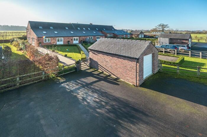 4 Bedroom Barn Conversion For Sale In Cholmondeston Road, Calveley, CW6