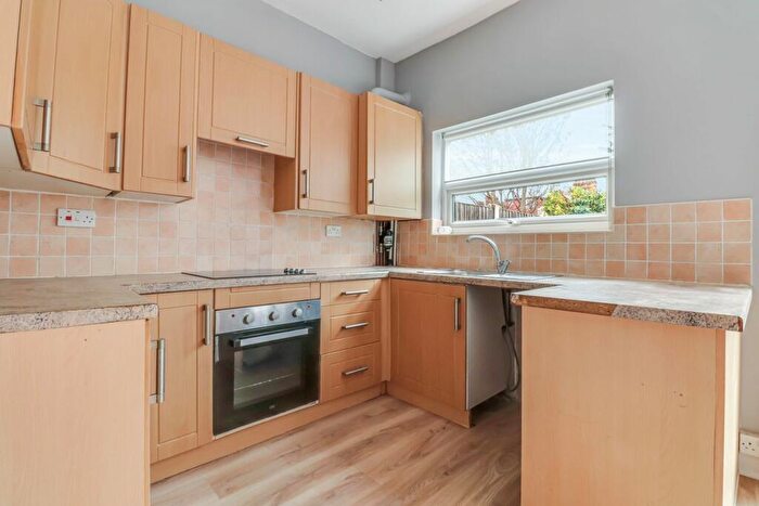 3 Bedroom End Of Terrace House For Sale In Central Avenue, Southend-on-Sea, SS2