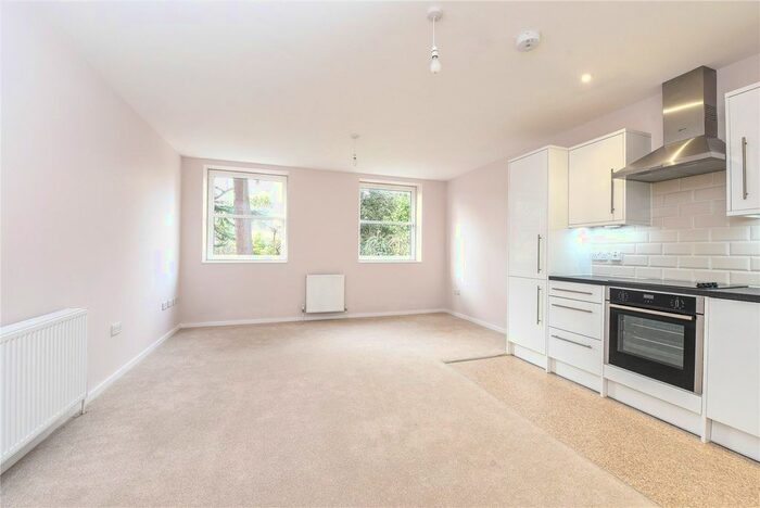 1 Bedroom Flat To Rent In Colinette Road, Putney, London, SW15
