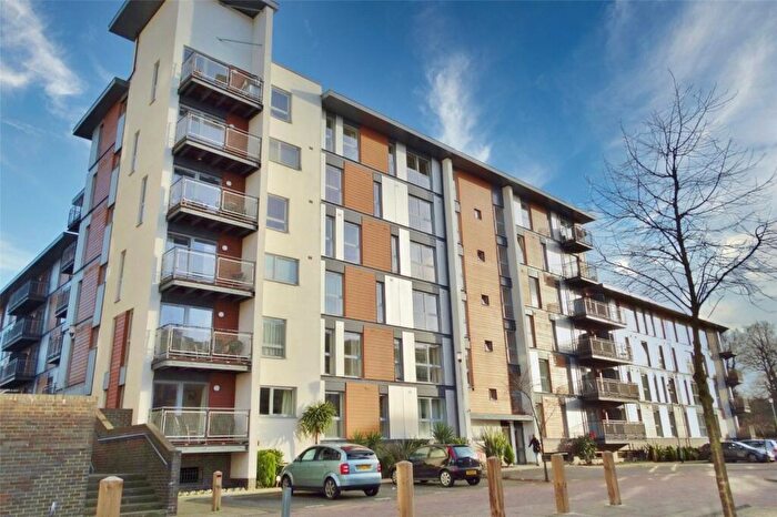 2 Bedroom Apartment To Rent In Commonwealth Drive, Three Bridges, Crawley, West Sussex, RH10