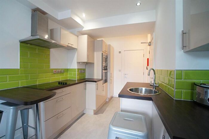 1 Bedroom Apartment To Rent In High Street, Bangor, LL57