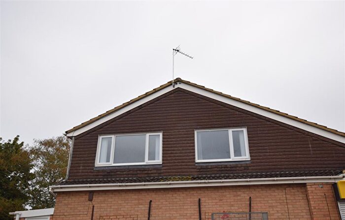 2 Bedroom Flat To Rent In Reynard Way, Kingsthorpe, Northampton, NN2