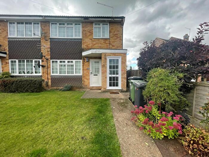 2 Bedroom Maisonette To Rent In Blackhorse Lane, South Mimms, EN6