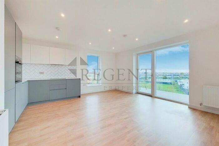 2 Bedroom Flat To Rent In Watson House, The Green Quarter UB1