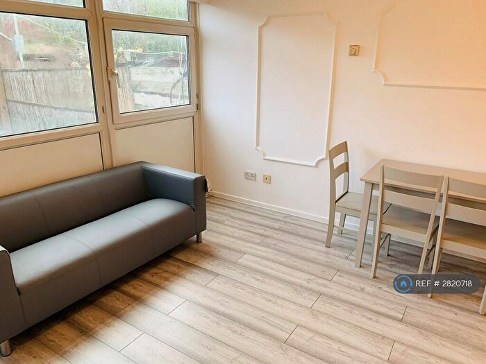 4 Bedroom Maisonette To Rent In John Barnes Walk, London, E15