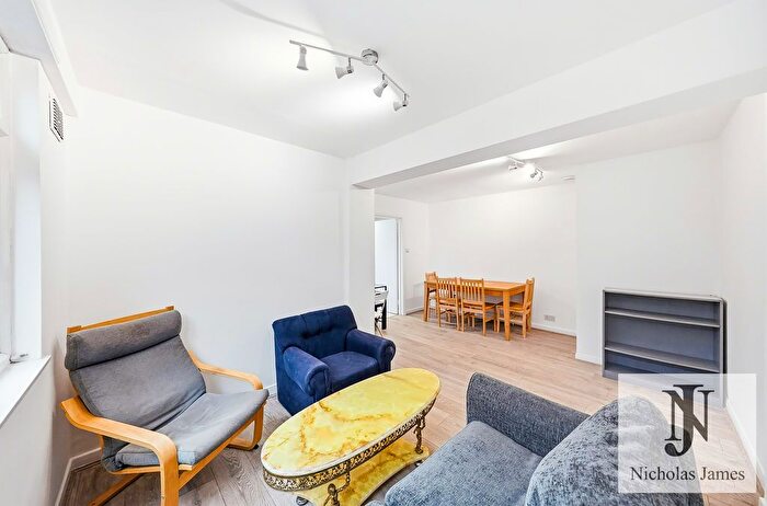 3 Bedroom Flat To Rent In Seven Sisters Road, Manor House, London, N4