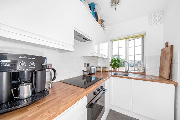 2 Bedroom Apartment For Sale In Crown Point, Crystal Palace, London, SE19