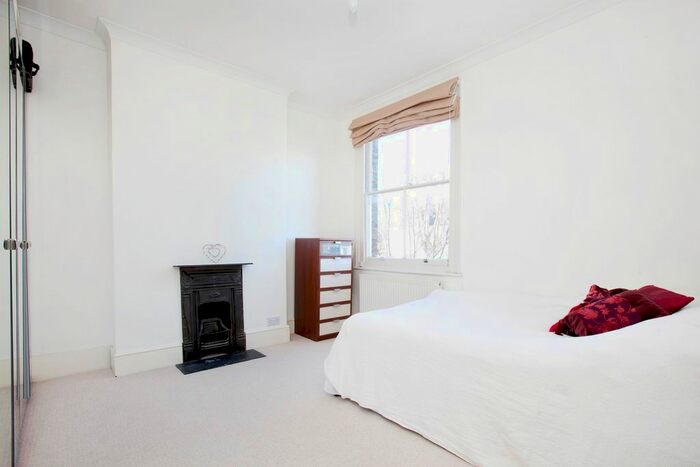 2 Bedroom Flat To Rent In Kings Road, Richmond, TW10