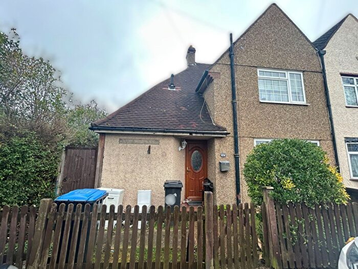 3 Bedroom Semi Detached House To Rent In Hazelbury Green, London, N9