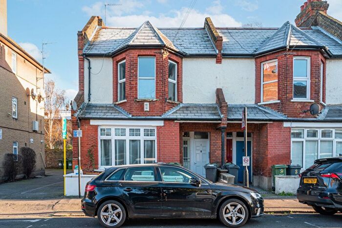 2 Bedroom Flat To Rent In Caldecot Road, Camberwell, London, SE5
