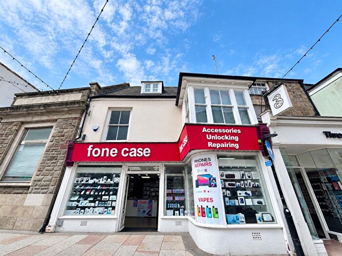 2 Bedroom Flat To Rent In Biddicks Court, St. Austell, PL25