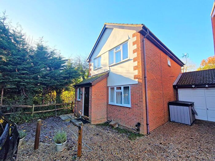 3 Bedroom Link Detached House To Rent In Dorset Vale, Warfield, Berkshire, RG42
